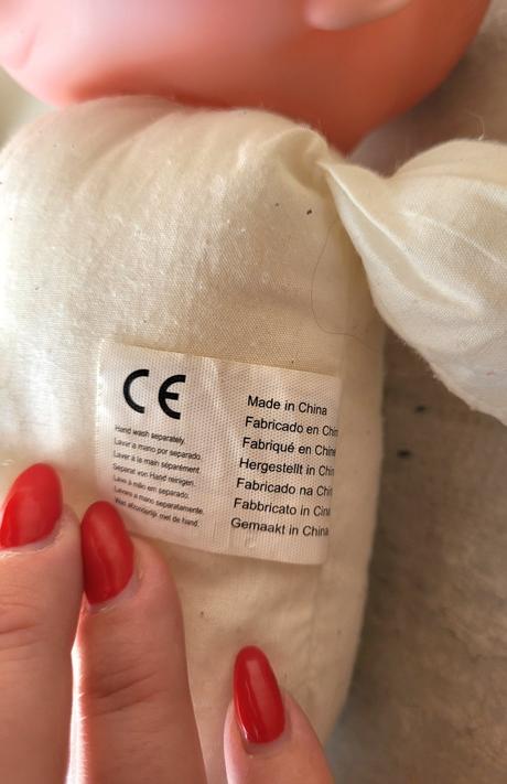 Bábika s modrými očami, 