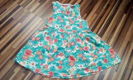 Kvetované šatičky na 2r., f&f,86