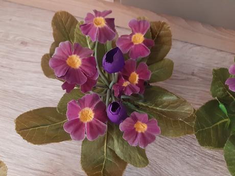 Kytička  umelé  kvety + kvetináč, 