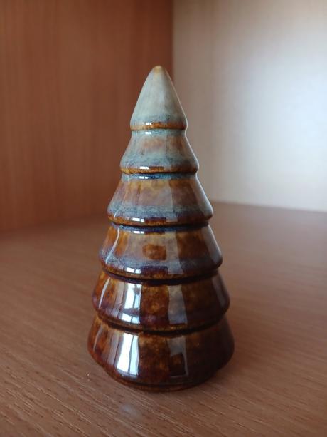 Dekoračný porcelánový stromček 10 cm,