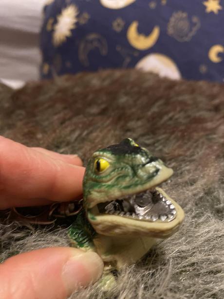 Dinosaurus- kľúčenka,