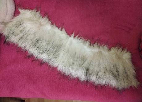 Kožušínkovy golier, l