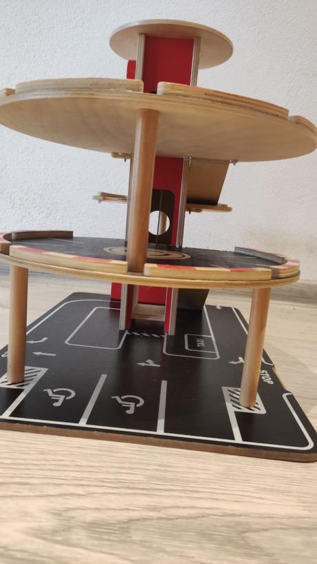 Garaz -parkovaci dom, 