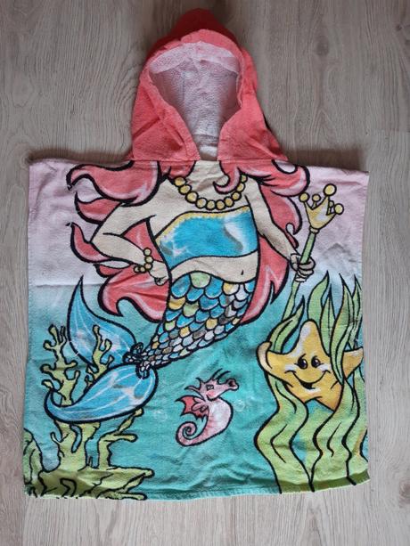 Uterakove ponco s kapucnou morska panna, 