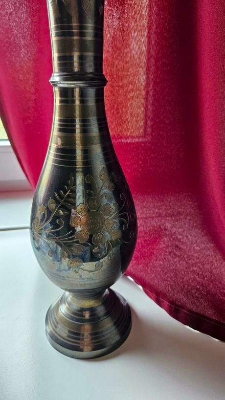 Elegantná štíhla mosadzná váza, india (34,5 cm),