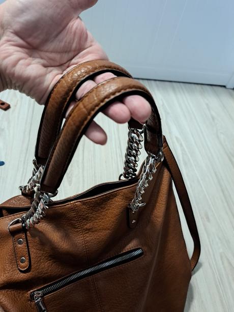 Velka kabelka bata, baťa