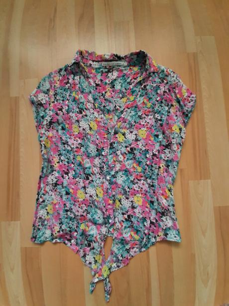 Kvetovaná blúzka, glo-story,m