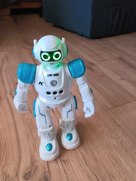 Inteligentný robot pre deti,