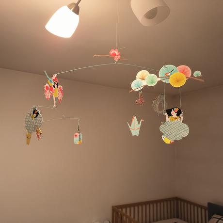 Závesný mobil rojko, kolotoč nad postieľku, 