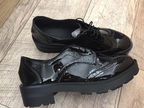 Lakované mokasiny, 38