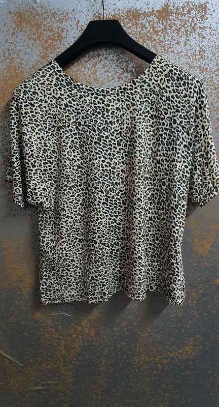 Tricko s leopardim vzorom, l
