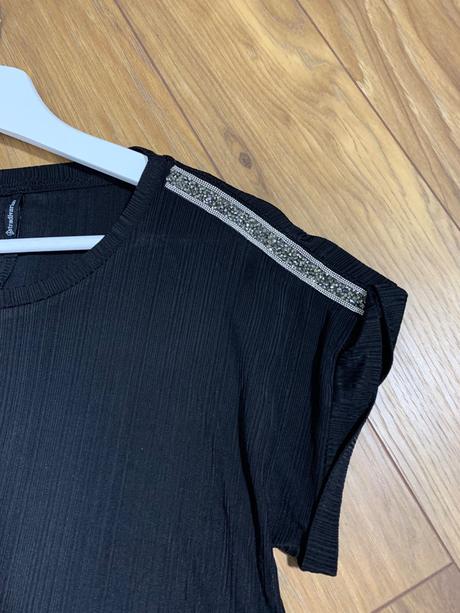 Elegantné tričko, stradivarius,m