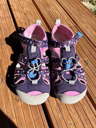 Sandalky do skoly, keen,37