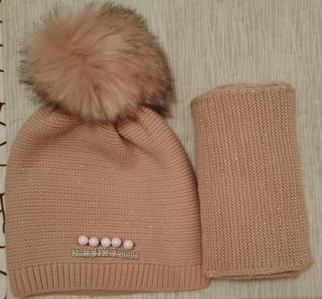 Čiapka so šálom, 152