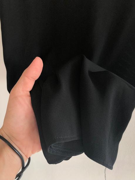 Krasna sukna ( jemna priehľadná a padava latka ), s