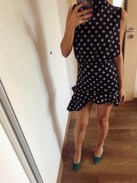 Zaujimave bodkovane saty s visackou, xs