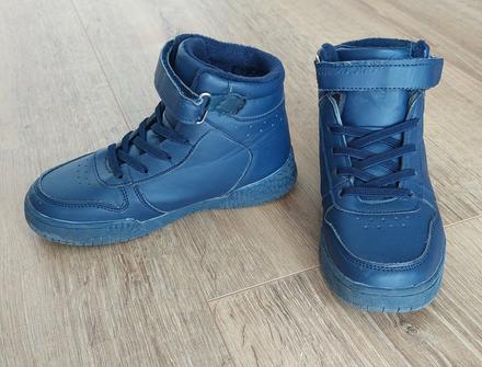 Kotnikove tenisky, 32