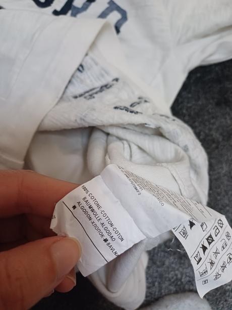 Darujem tricko v.128, benetton,128