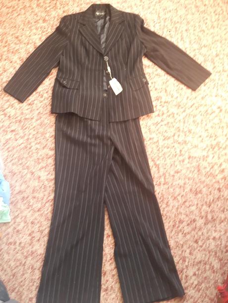 Čierny dámsky kostým, 44