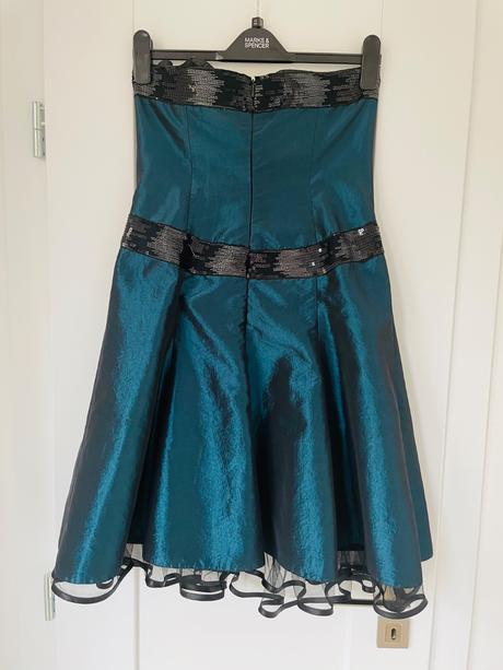 Nadherne kvalitne spolocenske saty, 38