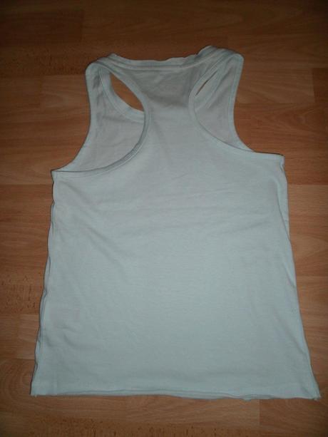 1x oblečený tenký bavlnený top, 152