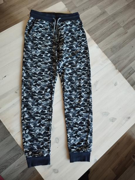 Tepláky, pepperts,146