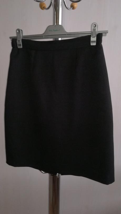 Dámska klasická sukňa, 38