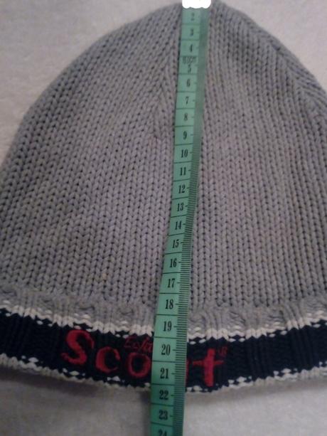 Chlapčenská čiapka a šál, <50