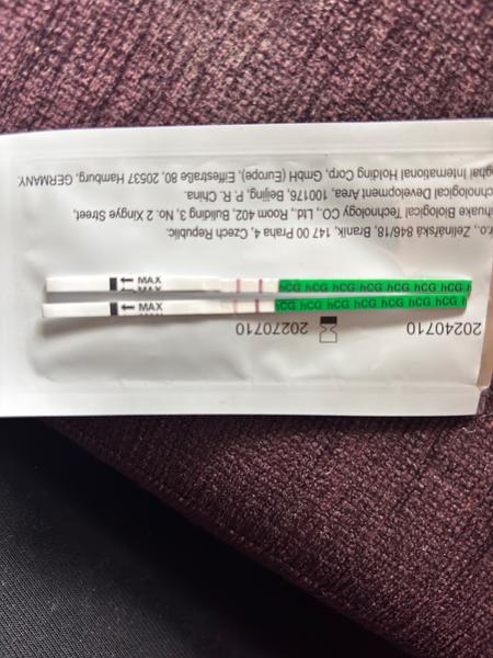 Dva pozitívne tehotenské testy