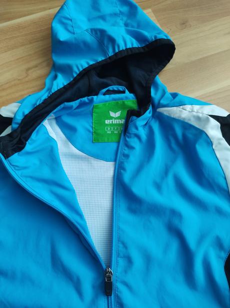 Ponúkam chlapčensku športovú bundu, 140