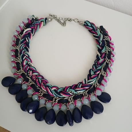 Tmavomodrý šnúrkovo-kamienkový náhrdelník, bijou brigitte