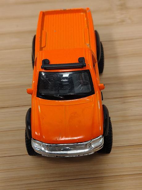 Zber retro model ford f-series 4x4 rebels, maisto,