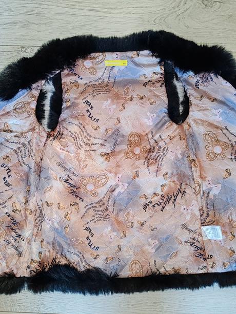 Predám kožušinovú vestu, 152