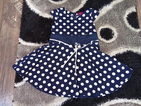 Bodkované šaty, 110