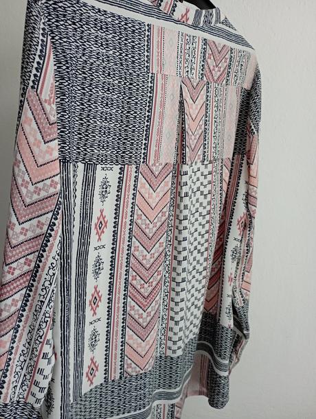 Vzorovaná letná košeľa s aj m, m