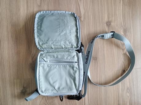 Kapsicka adidas unisex, adidas