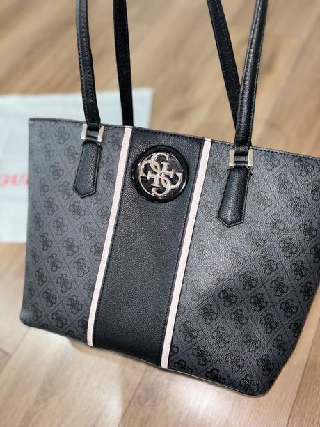 Guess kabelka, guess