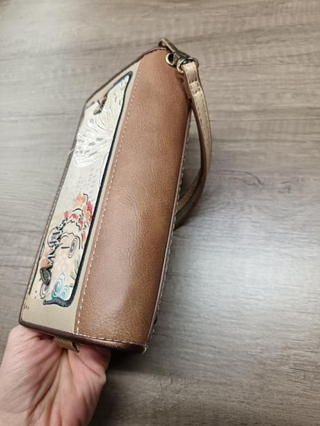 Peňaženka anekke, anekke