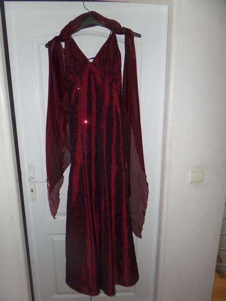 Bordové flirtované šaty + štóla, m