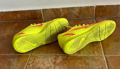 Tenisky nike veľ. 42 halovky, nike,42