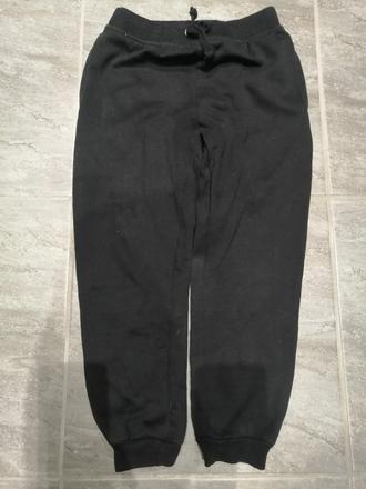 Čierne tepláky v128, 7-8r., 128