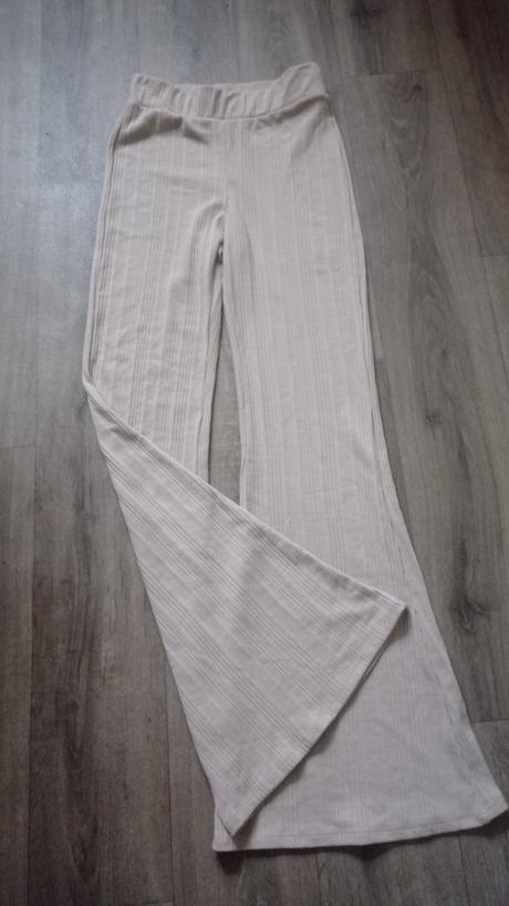 Dámske upletove nohavice bershka, bershka,l