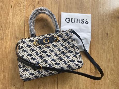 Guess kabelka izzy, guess