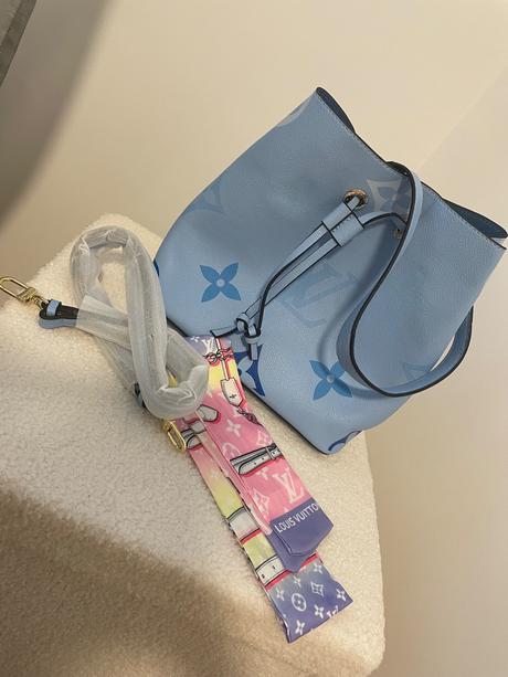 Dámska nová kabelka, 