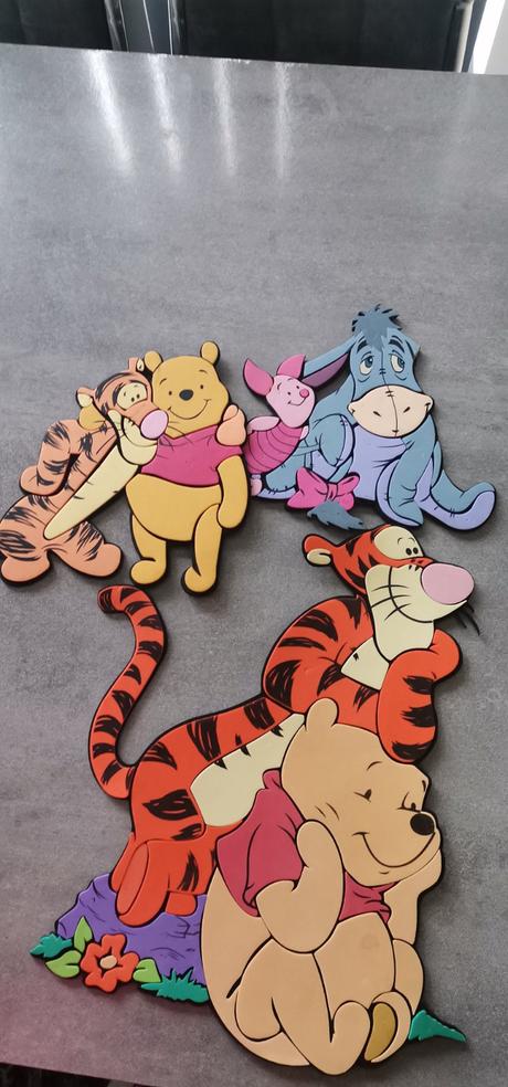 Penovy macko pu na stenu,