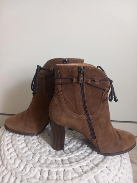 Členkové čižmičky, 38