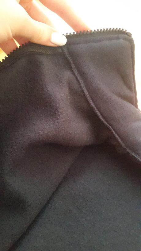 Tmavomodrý sveter, 158