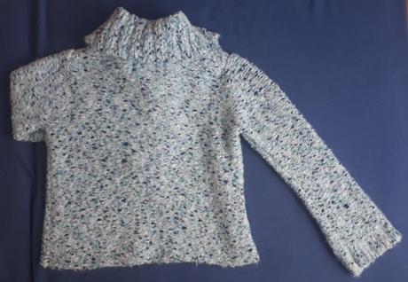 Hrubší modrý melírovaný svetrik, marks & spencer,152