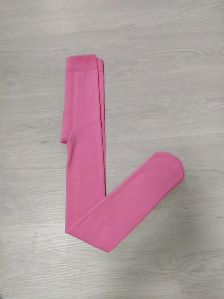 Teplejšie pančuchy ku sukničke.128/134, 128