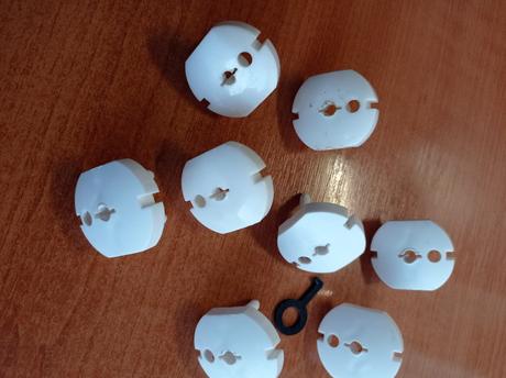 Chranicky do zásuvky,